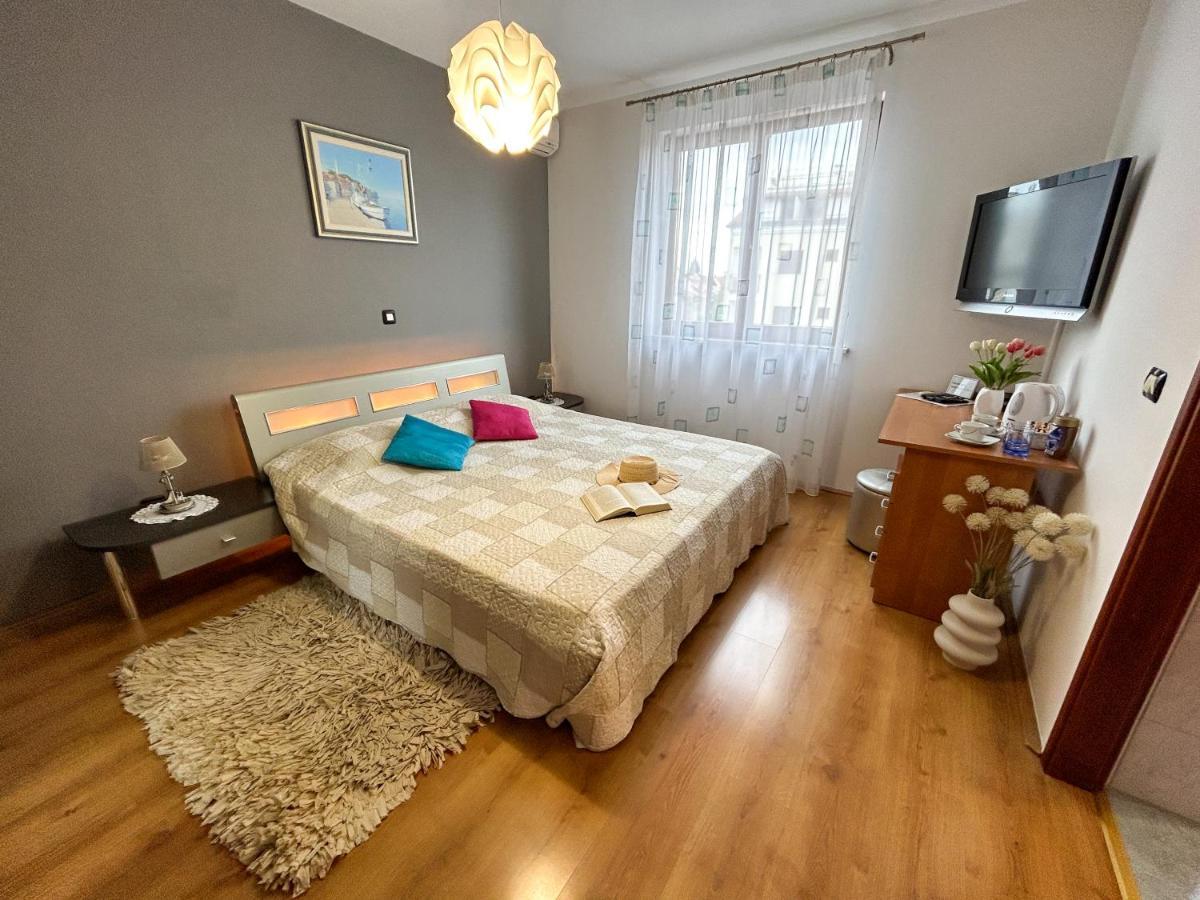 Room Adry Rovinj Bagian luar foto